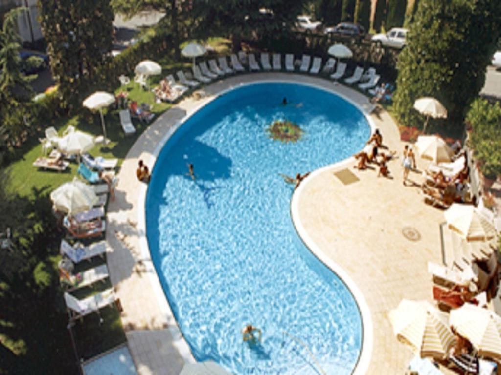 Hotel Continental Garda  Exterior photo